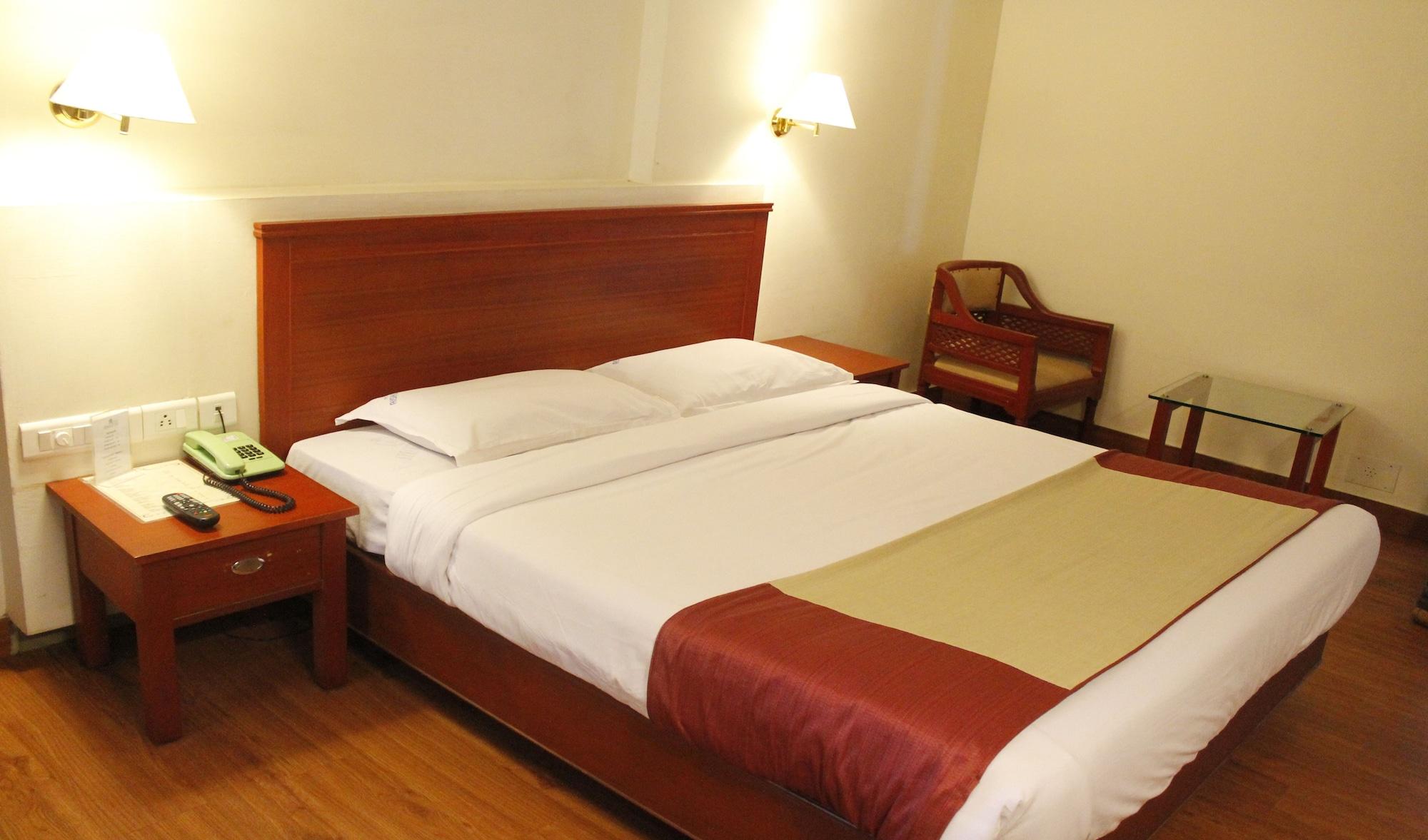 Hotel Aiswarya Kochi Exteriör bild