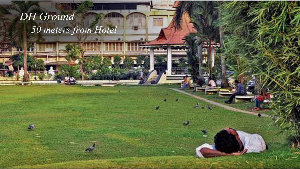 Hotel Aiswarya Kochi Exteriör bild